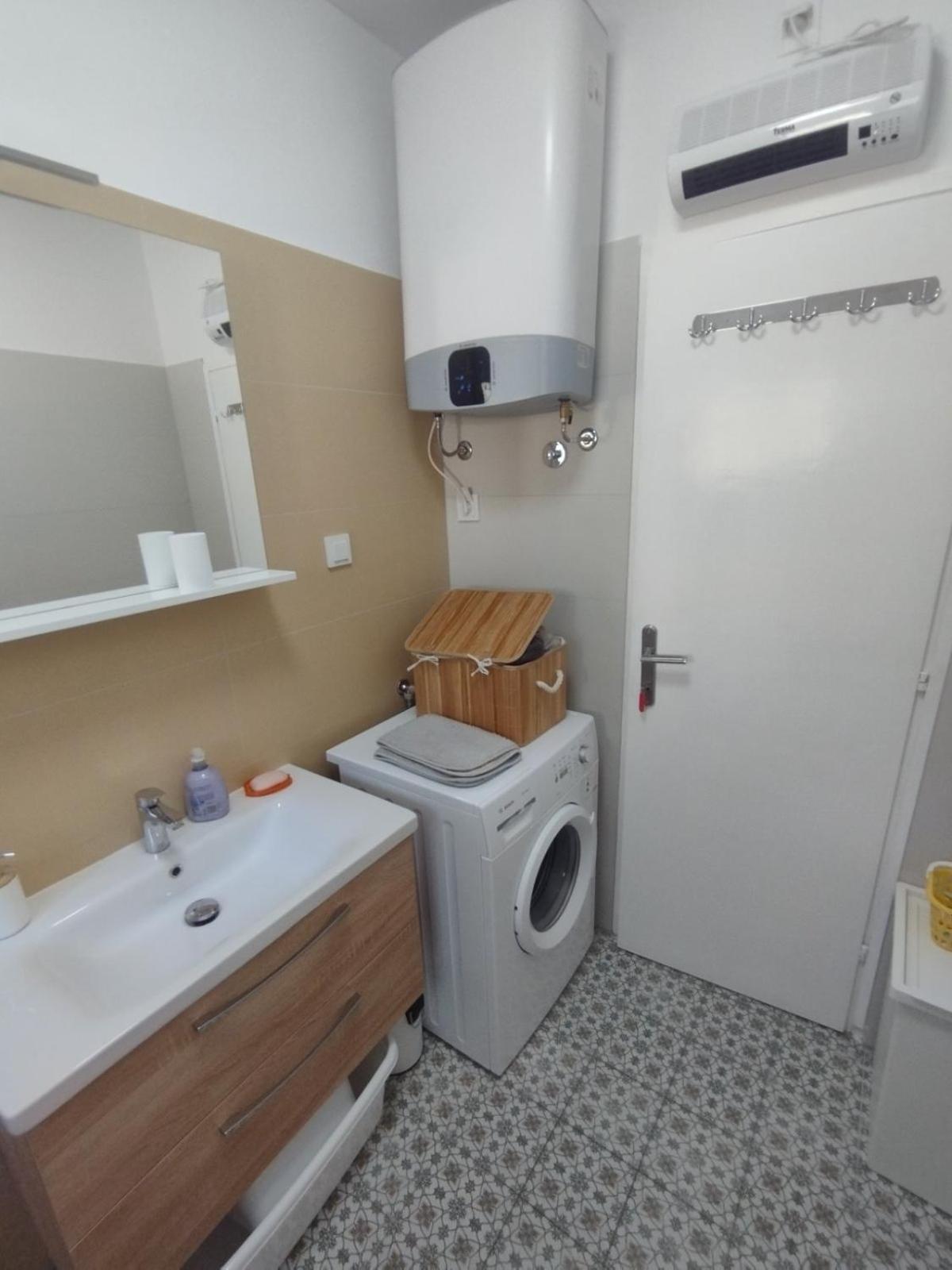 Apartman Kora Njivice Kültér fotó